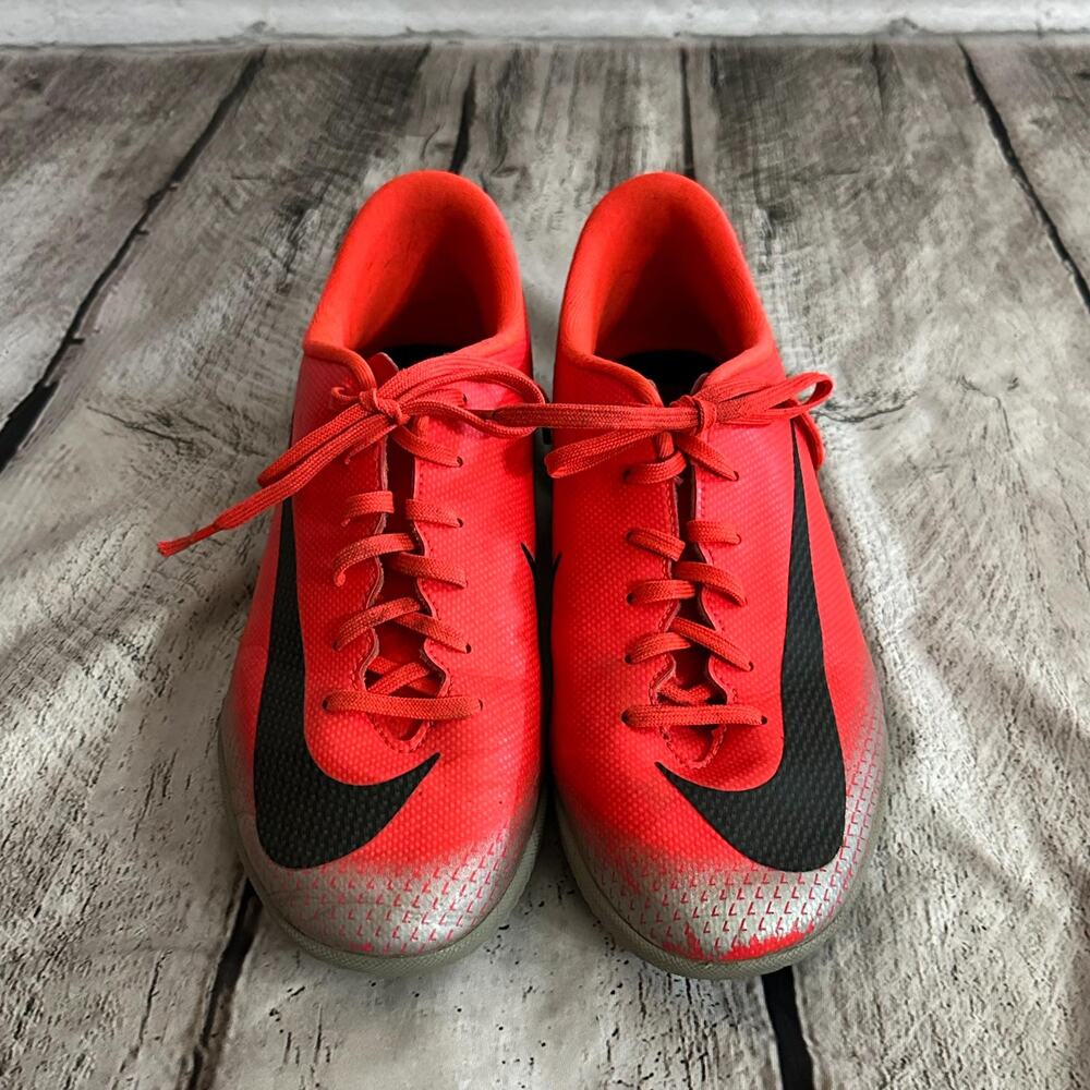 C22 Nike Mercurial Academy CR7 Red and Black Youth Sneakers, Size 5.5